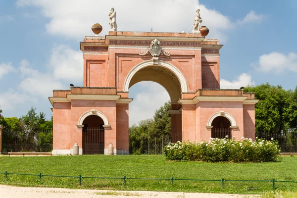 ローマ、イタリア。旧市街の典型的なアーキテクチャの詳細 — ストック写真