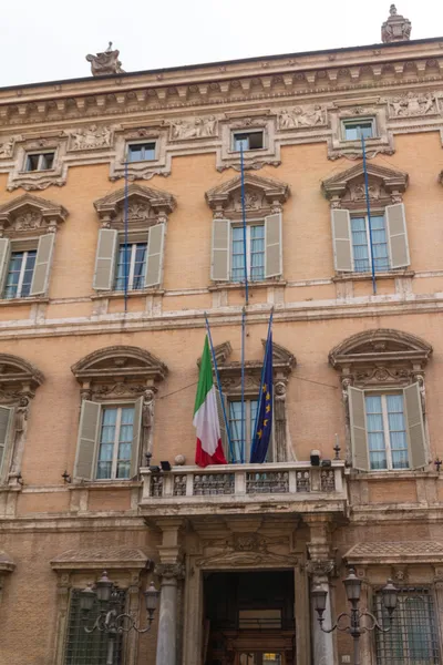 Roma, Italia. Típicos detalles arquitectónicos de la ciudad vieja —  Fotos de Stock