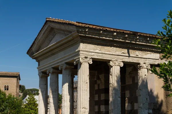 Gran iglesia en el centro de Roma, Italia . — Foto de Stock