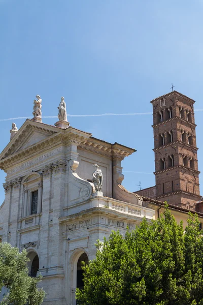 Große kirche im zentrum von rom, italien. — Stockfoto