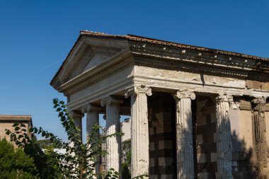 büyük kilise, Roma Merkezi