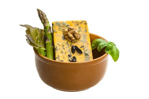 Formaggio d'oro con stampo — Foto Stock