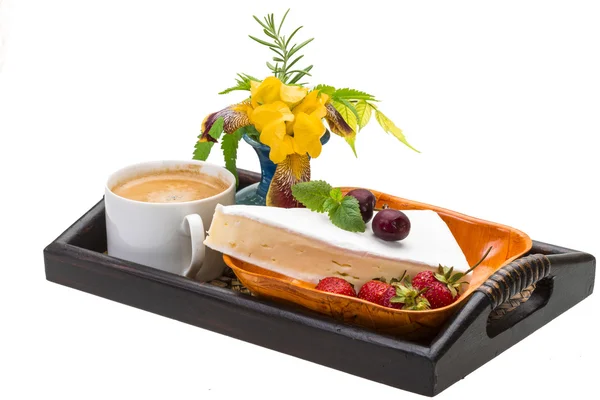 Кофе и сыр на завтрак — стоковое фото