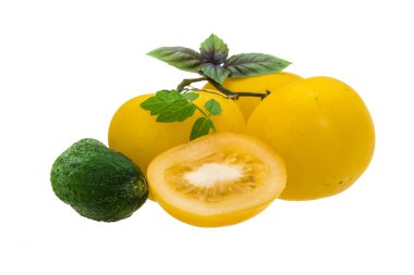 Sarı domates ve salatalık