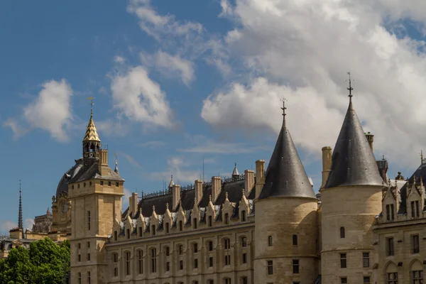 Edificio histórico en París Francia —  Fotos de Stock