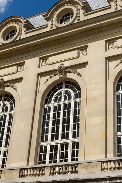 Edifício histórico em Paris França — Fotografia de Stock