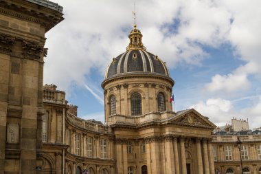 Tarihi bina Paris'te Fransa
