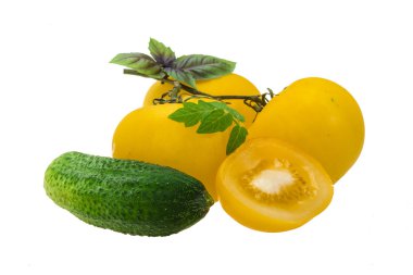 Sarı domates ve salatalık