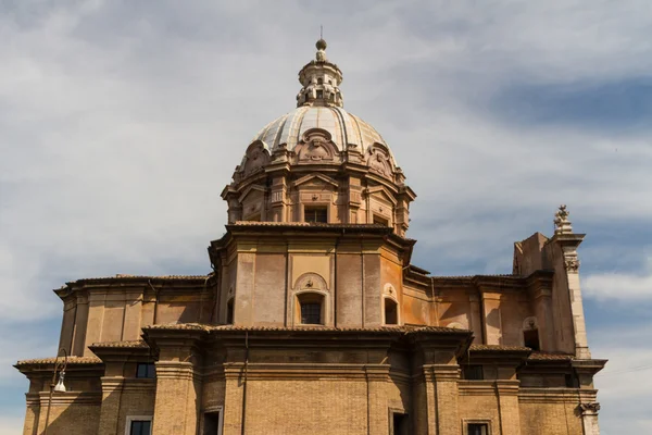 Gran iglesia en el centro de Roma, Italia . — Foto de Stock