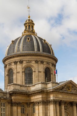 Tarihi bina Paris'te Fransa