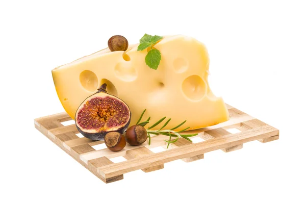 Маасдамський сир з інжиром — стокове фото