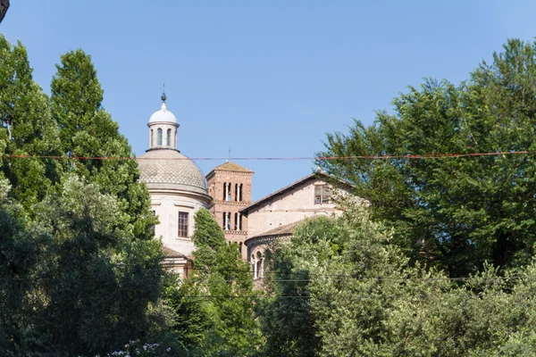 Gran iglesia en el centro de Roma, Italia . —  Fotos de Stock