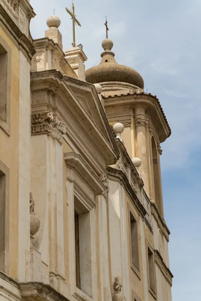 Roma, Italia. Isla del Tíber (Isola Tibertina), vista de la Basílica de —  Fotos de Stock