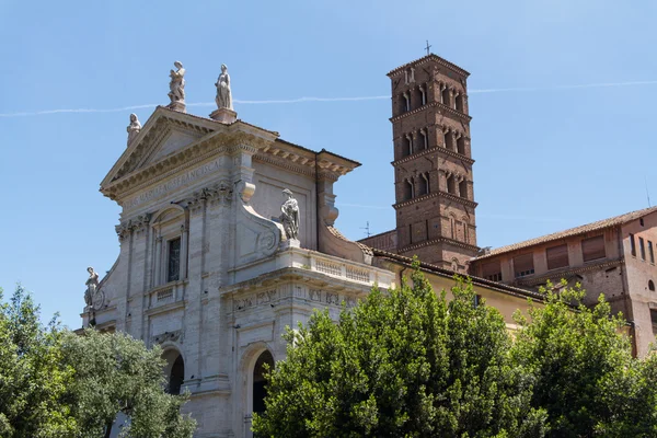 Große kirche im zentrum von rom, italien. — Stockfoto