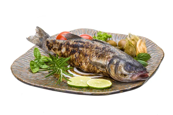 Pesce arrosto con rosmarino ed erbe aromatiche — Foto Stock