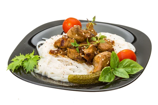 Rice noodles with pork, tomato and herbs — Stock Photo, Image