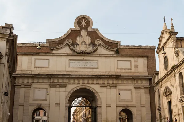 意大利罗马。著名 porta del popolo 城门口. — 图库照片