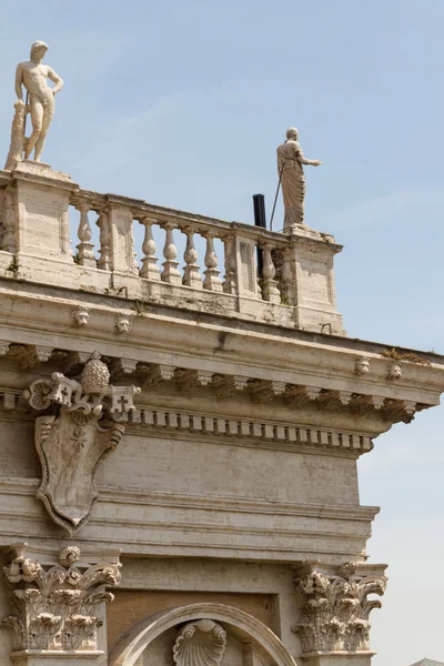 Grande igreja no centro de Roma, Itália . — Fotografia de Stock