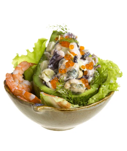 Avokado kırmızı havyar ile deniz mahsulleri salatası — Stok fotoğraf