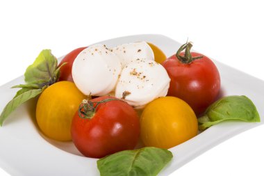 Caprese salatası