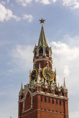 işçinin kule kırmızı kare üzerinde