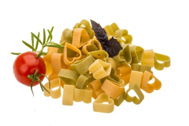 makarna - çeşitli renkteki kalpleri