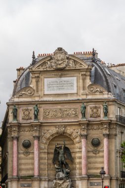 Paris güzel saint michel Çeşmesi