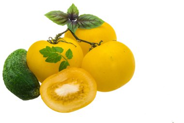 Sarı domates ve salatalık