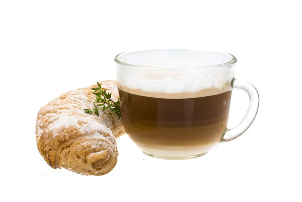 Kaffe och croissant — Stockfoto