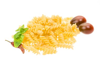 pişmemiş makarna