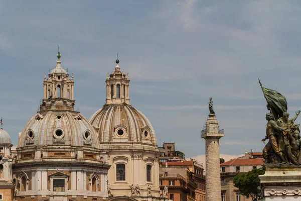 Chiesa del nadając tytuł nome di maria al foro traiano i santa maria di loreto w Rzym, Włochy — Zdjęcie stockowe