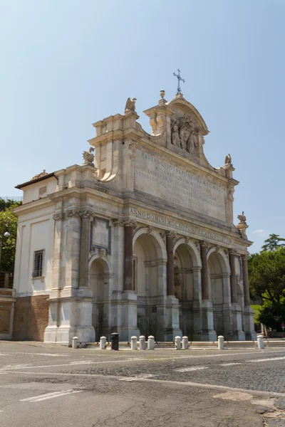 Büyük kilise Merkezi Roma, İtalya. — Stok fotoğraf