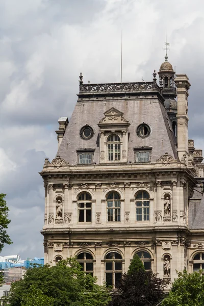 W zabytkowym budynku w Paryżu Francja — Zdjęcie stockowe