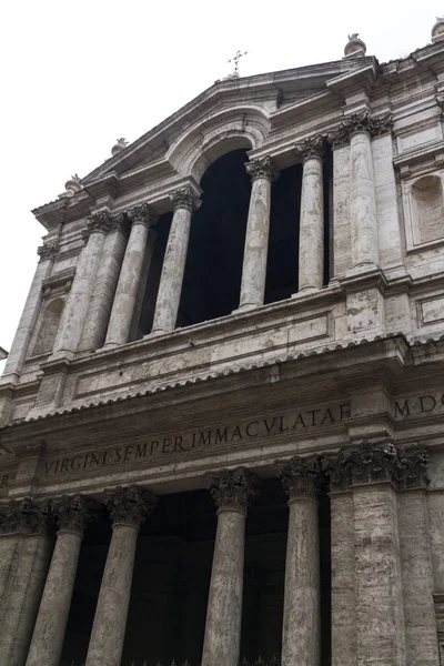 Roma, Italia. Dettagli architettonici tipici della città vecchia — Foto Stock