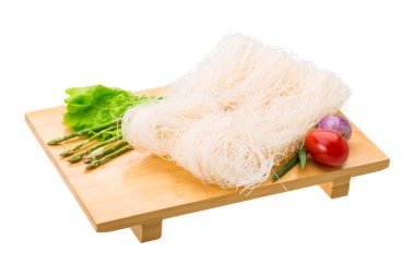 çiğ pirinç noodle