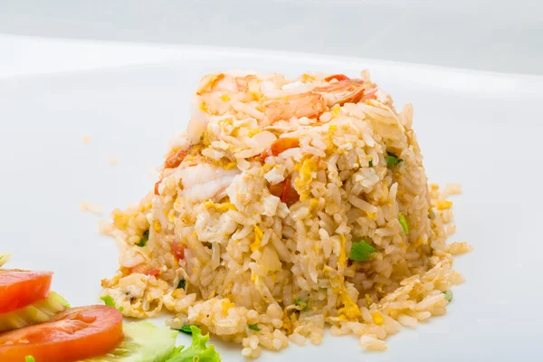 Räkor med stekt ris — Stockfoto