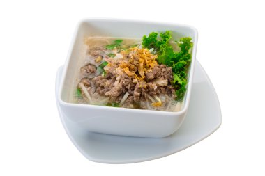 Kıyılmış et ile Tay çorbası