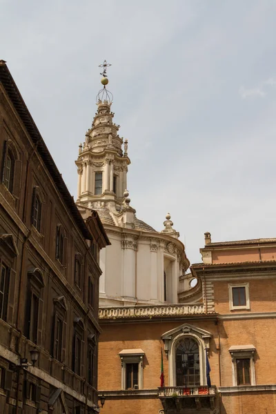 Roma, Italia. Dettagli architettonici tipici della città vecchia — Foto Stock