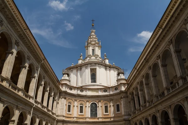 Gran iglesia en Roma —  Fotos de Stock