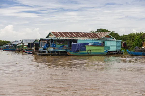 Tonle underminerar laken — Stockfoto