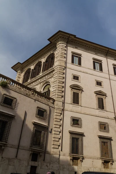 Roma, Italia. Típicos detalles arquitectónicos de la ciudad vieja — Foto de Stock