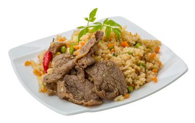 Biftekli kızarmış pirinç.