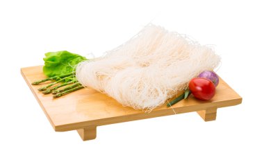 çiğ pirinç noodle