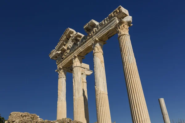 Apollo Tapınağı yan tarafta — Stok fotoğraf