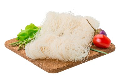 çiğ pirinç noodle