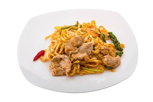 Tagliatelle fritte con carne di maiale — Foto Stock