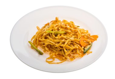 Sebzeli kızarmış erişte.