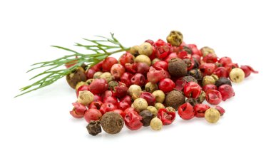 kırmızı, siyah ve beyaz biber yığın