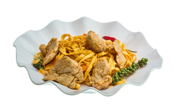 Tagliatelle fritte con carne di maiale — Foto Stock