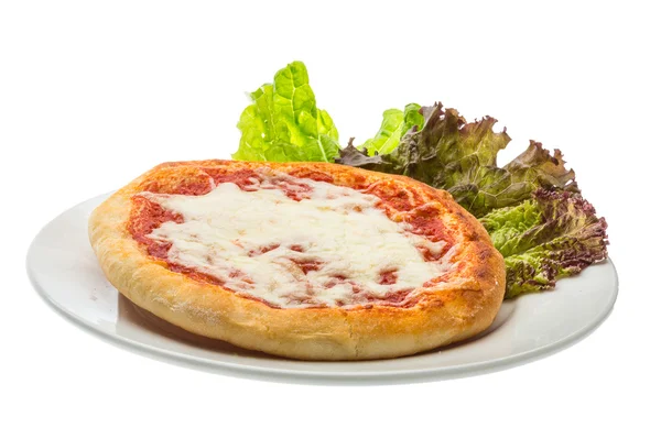 Pizza met tomaat en kaas — Stockfoto